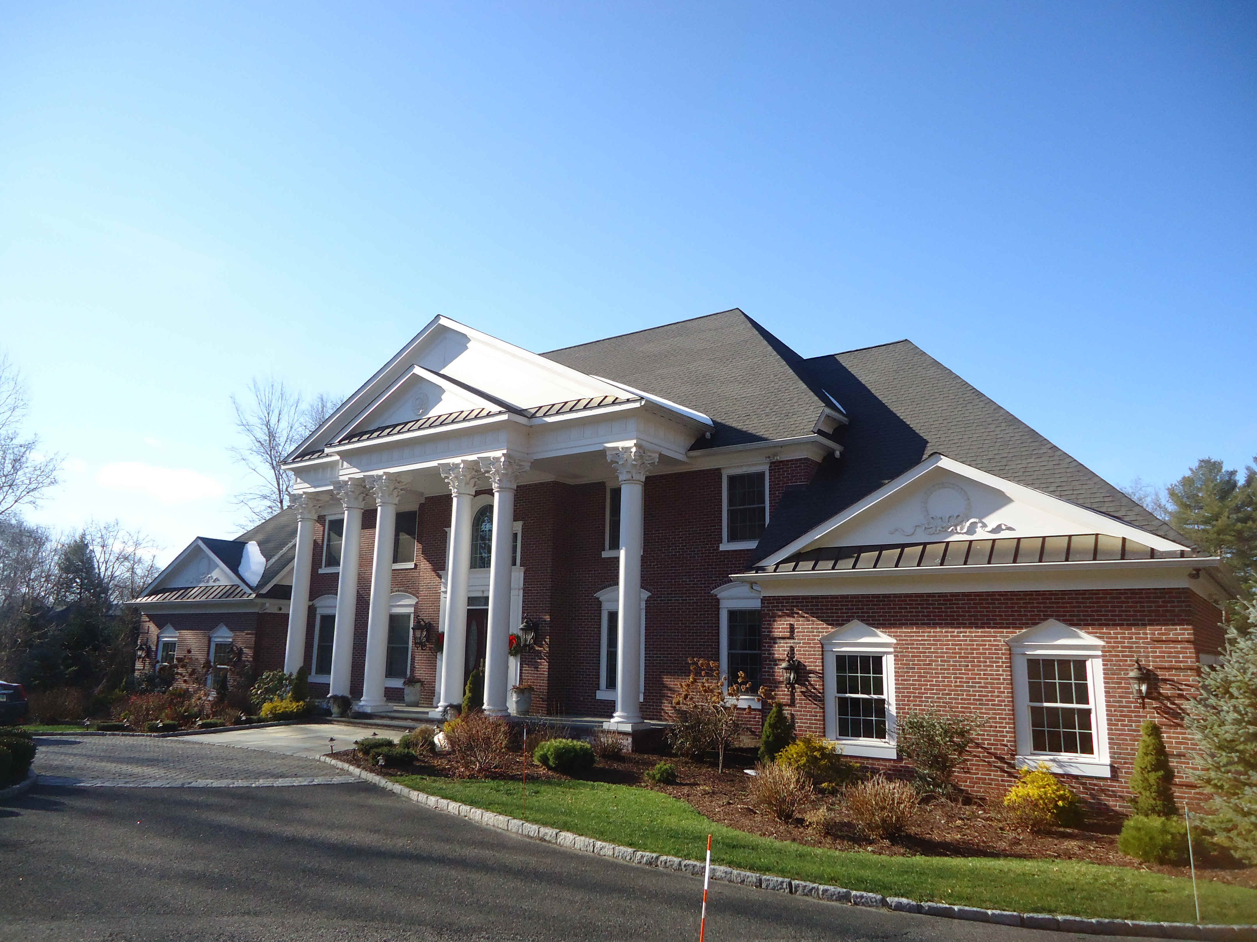 Building photograph for 9 LANDMARK DR